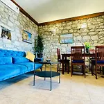 بيت للعطل Bartul