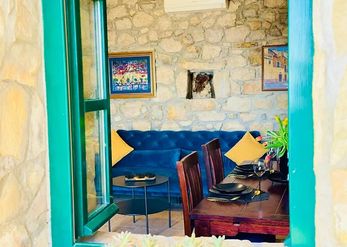 Semesterbostad Bartul *