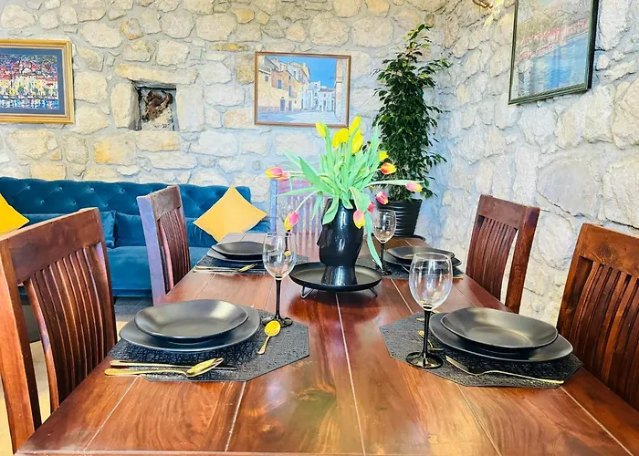 Semesterbostad Bartul *